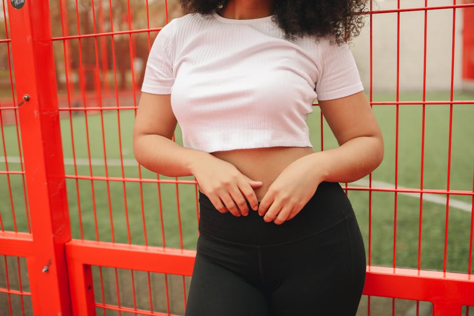 fitness model wearing crop top and leggings in São Paulo